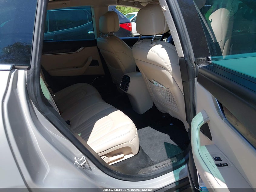 2017 Maserati Levante VIN ZN661XULXHX199354 IAAI salvage auction — NORMAL WEAR, Salvage Title, sold $3,150 on 2026-08-04 (photo 8)