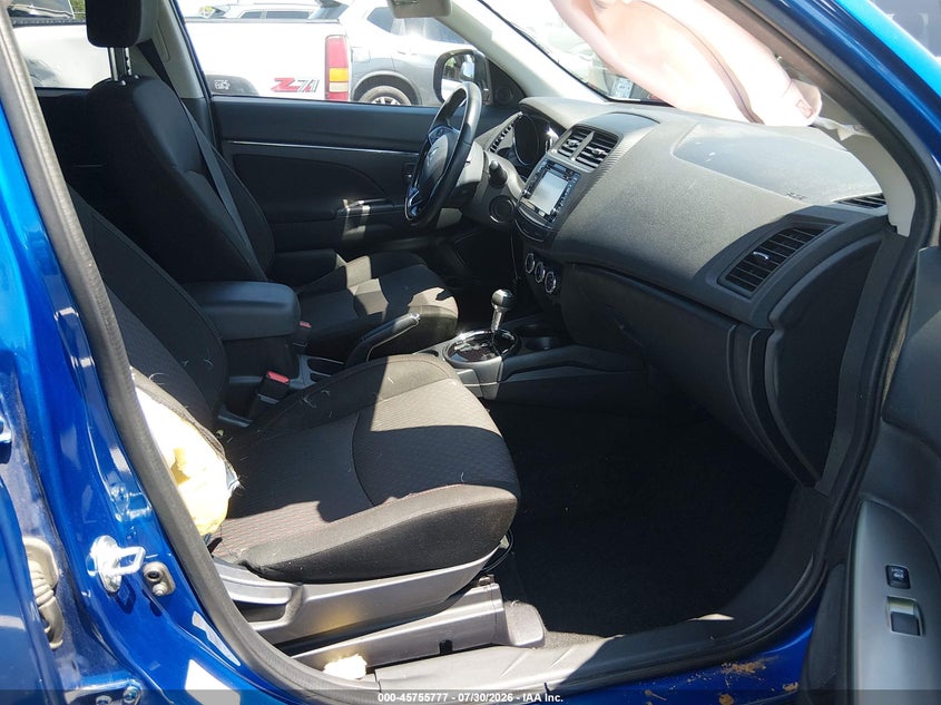 2017 Mitsubishi Outlander VIN JA4AR3AW3HZ065585 IAAI salvage auction — RIGHT SIDE, Salvage Title, sold $1,500 on 2026-09-18 (photo 5)