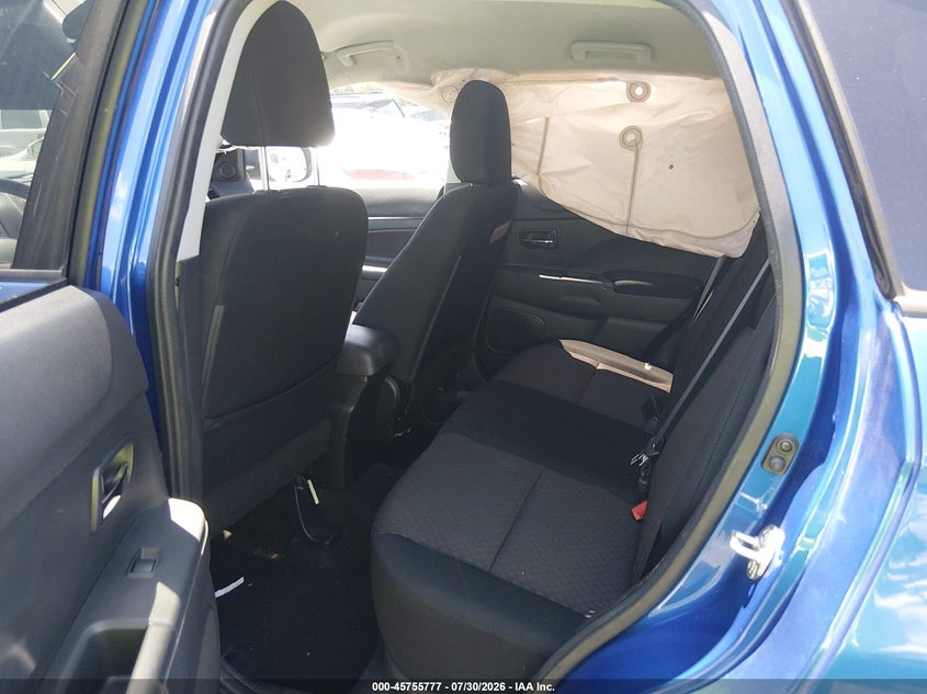 2017 Mitsubishi Outlander VIN JA4AR3AW3HZ065585 IAAI salvage auction — RIGHT SIDE, Salvage Title, sold $1,500 on 2026-09-18 (photo 8)