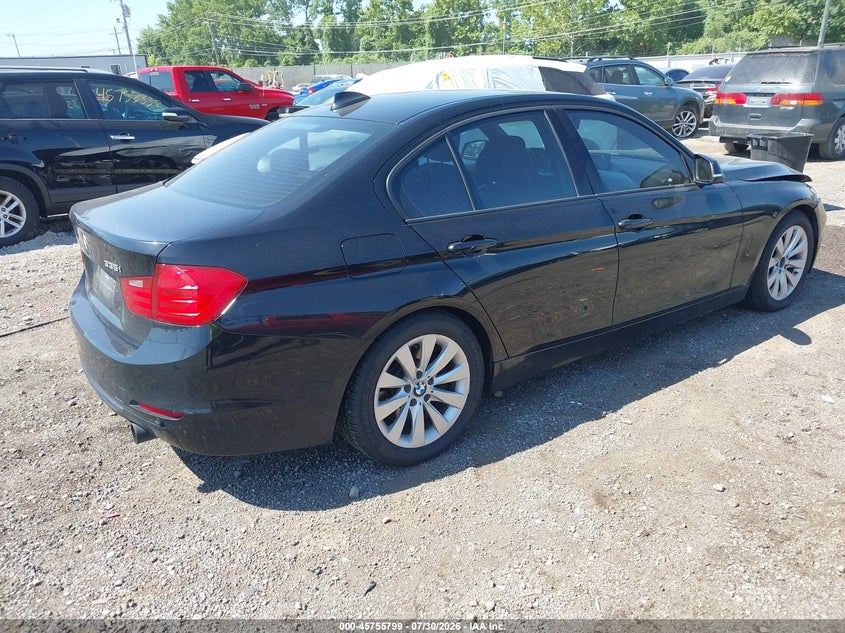 2012 BMW 3er VIN WBA3A9C54CF271082 IAAI salvage auction — FRONT END, Salvage (Ohio), sold $900 on 2026-08-19 (photo 4)