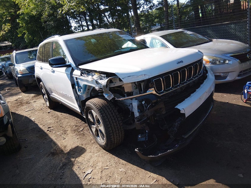 2024 Jeep Grand cherokee VIN 1C4RJYB6XRC129623 IAAI salvage auction — RIGHT FRONT, Enterprise Vehicles Clear Only (Virginia), sold $13,700 on 2026-08-03 (photo 1)