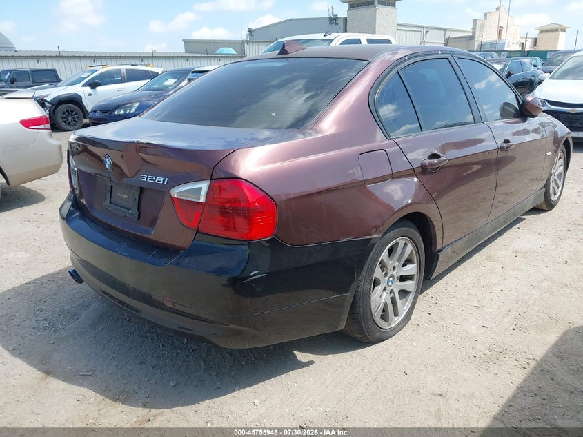 2007 BMW 3 series VIN WBAVA33557PV67072 IAAI salvage auction — NORMAL WEAR, Original (Texas), sold $200 on 2026-08-03 (photo 4)