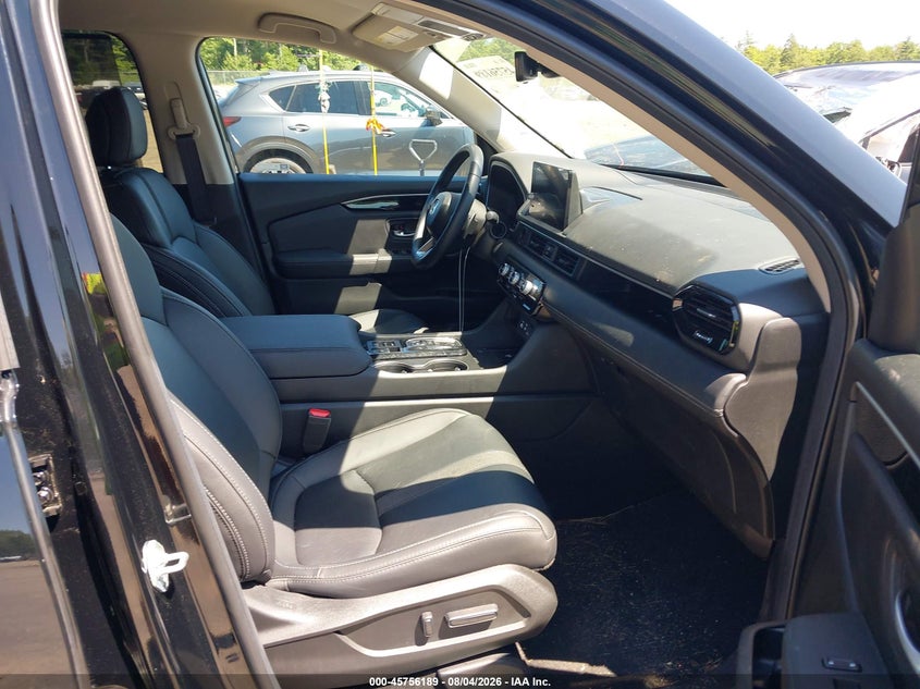 2025 Honda Pilot VIN 5FNYG1H4XSB156322 IAAI salvage auction — LEFT & RIGHT, Salvage Title, sold $19,450 on 2026-09-11 (photo 5)