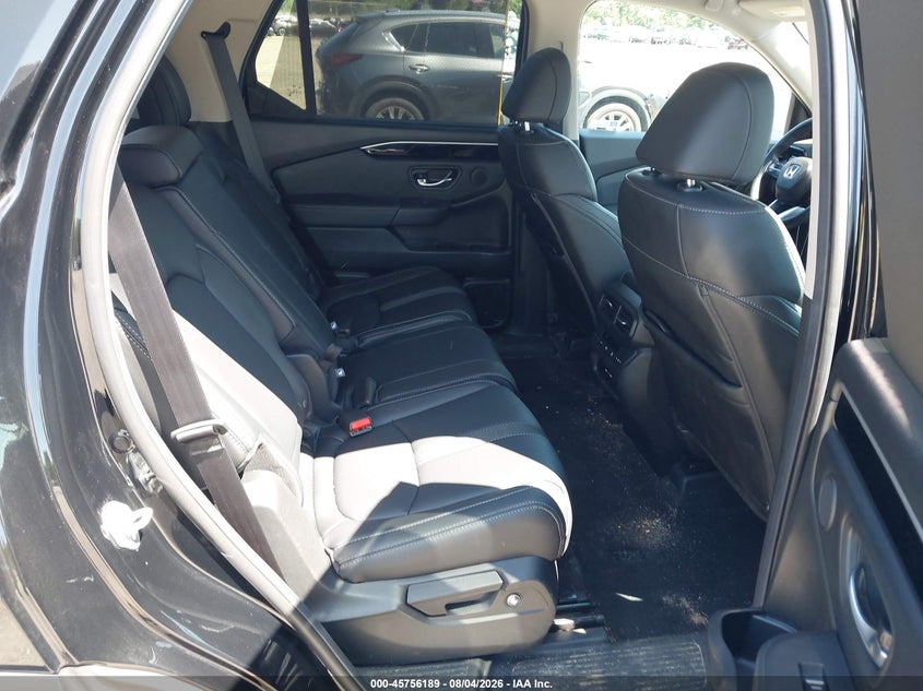 2025 Honda Pilot VIN 5FNYG1H4XSB156322 IAAI salvage auction — LEFT & RIGHT, Salvage Title, sold $19,450 on 2026-09-11 (photo 8)