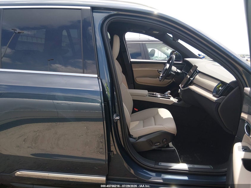 2026 Volvo Xc90 VIN YV4062PE9T1535464 IAAI salvage auction — RIGHT FRONT, Enterprise Vehicles Clear Only (Texas), sold $33,500 on 2026-08-05 (photo 5)
