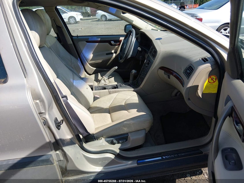 2001 Volvo V70 VIN YV1SW58D212112231 IAAI salvage auction — NORMAL WEAR, Clear (New Jersey), sold $25 on 2026-08-06 (photo 5)