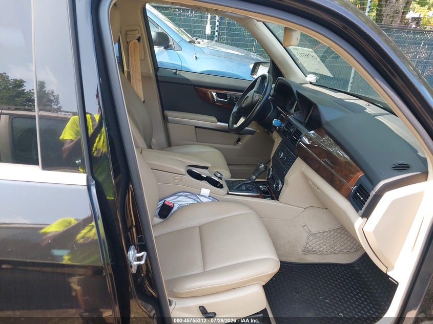 2011 Mercedes-benz Glk-class VIN WDCGG8HB0BF626057 IAAI salvage auction — NORMAL WEAR, Clear (Virginia), sold $1,525 on 2026-08-13 (photo 5)