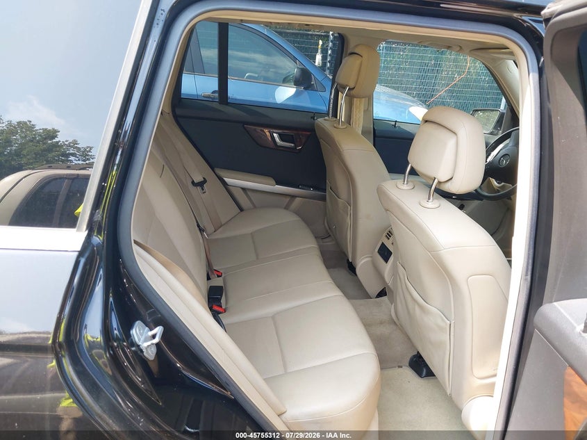 2011 Mercedes-benz Glk-class VIN WDCGG8HB0BF626057 IAAI salvage auction — NORMAL WEAR, Clear (Virginia), sold $1,525 on 2026-08-13 (photo 8)