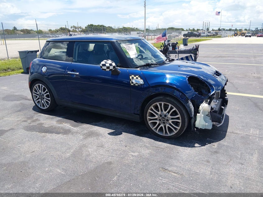 2015 Mini Hard top VIN WMWXP7C54F2A34448 IAAI salvage auction — RIGHT FRONT, Wait Title, sold $1,450 on 2026-08-26 (photo 1)