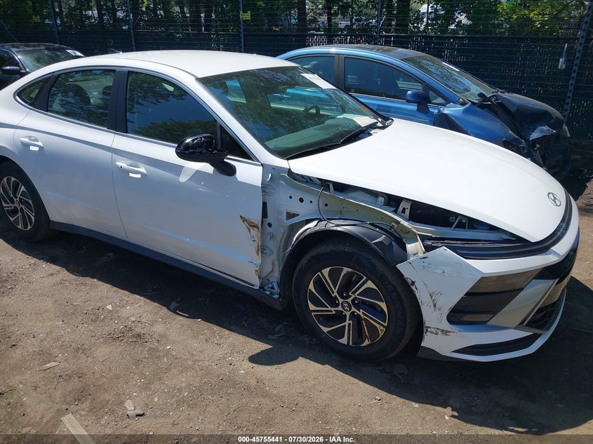 2026 Hyundai Sonata VIN KMHL24JJ3TA137563 IAAI salvage auction — RIGHT FRONT, Salvage Title, sold $15,000 on 2026-08-03 (photo 1)