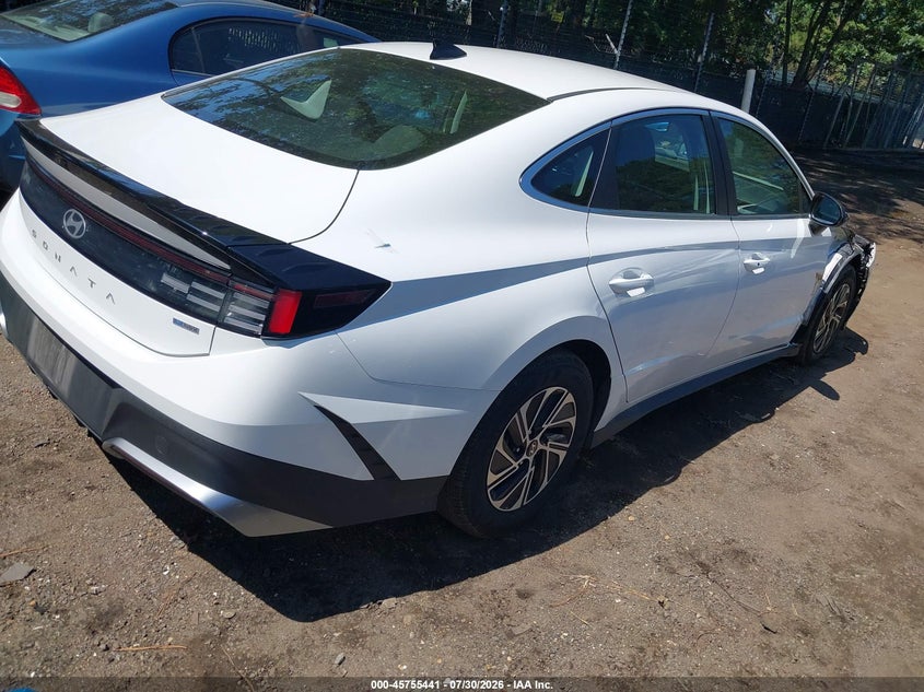 2026 Hyundai Sonata VIN KMHL24JJ3TA137563 IAAI salvage auction — RIGHT FRONT, Salvage Title, sold $15,000 on 2026-08-03 (photo 4)