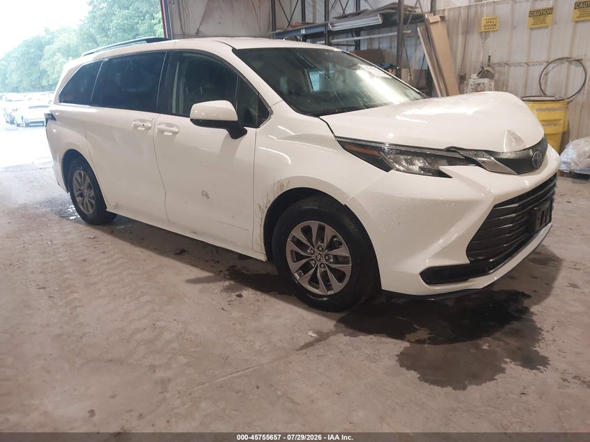 2022 Toyota Sienna VIN 5TDKRKEC5NS103223 — IAAI salvage auction photo