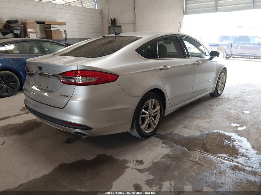 2018 Ford Fusion VIN 3FA6P0UUXJR212740 IAAI salvage auction — NORMAL WEAR, SF97 (Oklahoma), sold $11,025 on 2026-09-03 (photo 4)