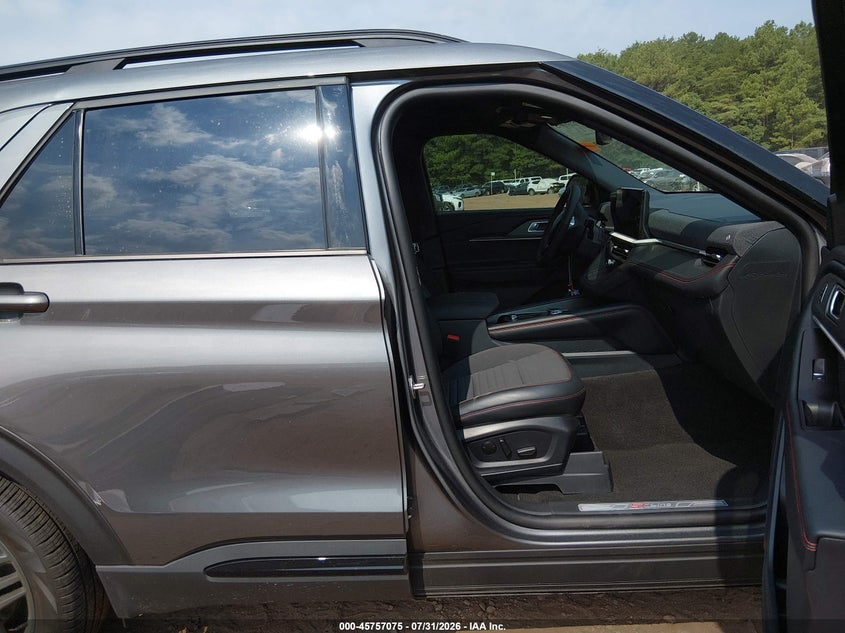 2026 Ford Explorer VIN 1FMUK7KH4TGA98402 IAAI salvage auction — UNKNOWN, Wait Title, sold $16,250 on 2026-09-24 (photo 5)