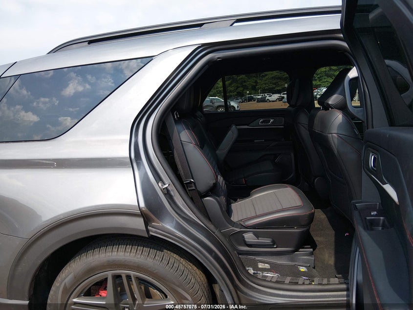 2026 Ford Explorer VIN 1FMUK7KH4TGA98402 IAAI salvage auction — UNKNOWN, Wait Title, sold $16,250 on 2026-09-24 (photo 8)