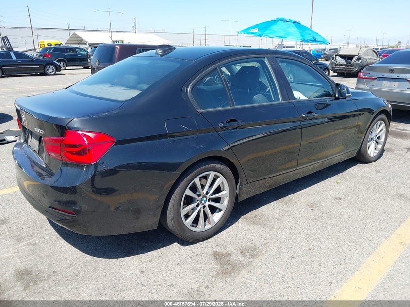 2018 BMW 3er VIN WBA8A9C51JAH13500 IAAI salvage auction — FRONT END, Salvage Title (California), sold $3,100 on 2026-08-11 (photo 4)