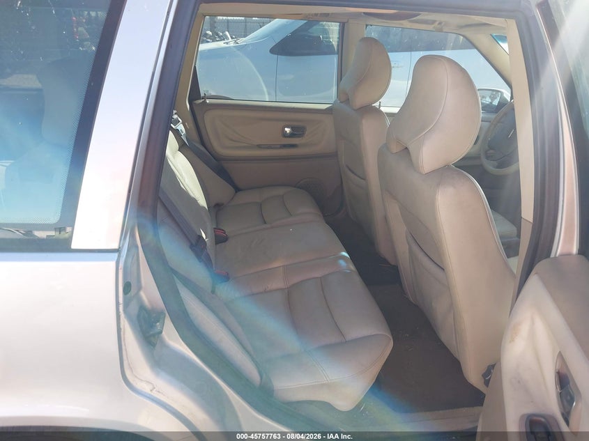 1999 Volvo V70 VIN YV1LW56D6X2628057 IAAI salvage auction — NORMAL WEAR, Clear - Dealer Only (California), sold $175 on 2026-08-11 (photo 8)