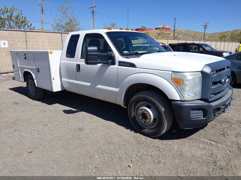2015 Ford F-350 VIN 1FD8X3G65FED30847 — IAAI salvage auction photo