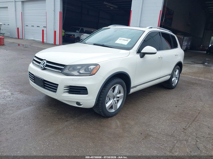 2011 Volkswagen Touareg VIN WVGFG9BP6BD002301 IAAI salvage auction — MECHANICAL, Clear (Florida), sold $425 on 2026-08-05 (photo 2)