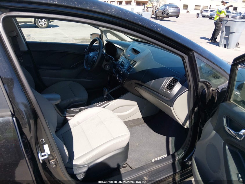 2014 Kia Forte VIN KNAFX4A68E5078534 IAAI salvage auction — UNKNOWN, Salvage Title, sold $750 on 2026-08-19 (photo 5)