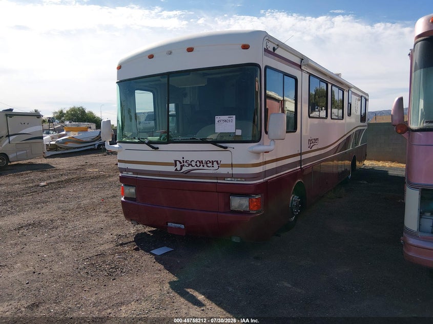 1997 Freightliner Chassis VIN 4UZ6XFBC9VC895747 IAAI salvage auction — FRONT END, Clear (Arizona), sold $5,000 on 2026-08-17 (photo 2)