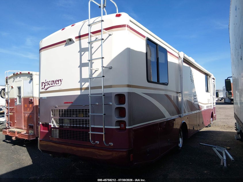 1997 Freightliner Chassis VIN 4UZ6XFBC9VC895747 IAAI salvage auction — FRONT END, Clear (Arizona), sold $5,000 on 2026-08-17 (photo 4)