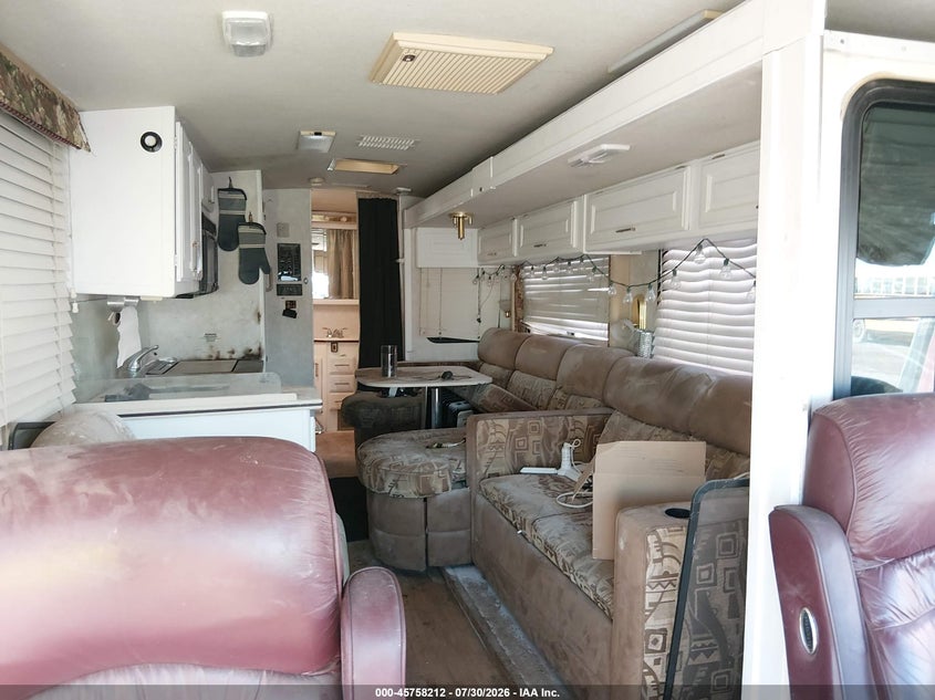 1997 Freightliner Chassis VIN 4UZ6XFBC9VC895747 IAAI salvage auction — FRONT END, Clear (Arizona), sold $5,000 on 2026-08-17 (photo 5)