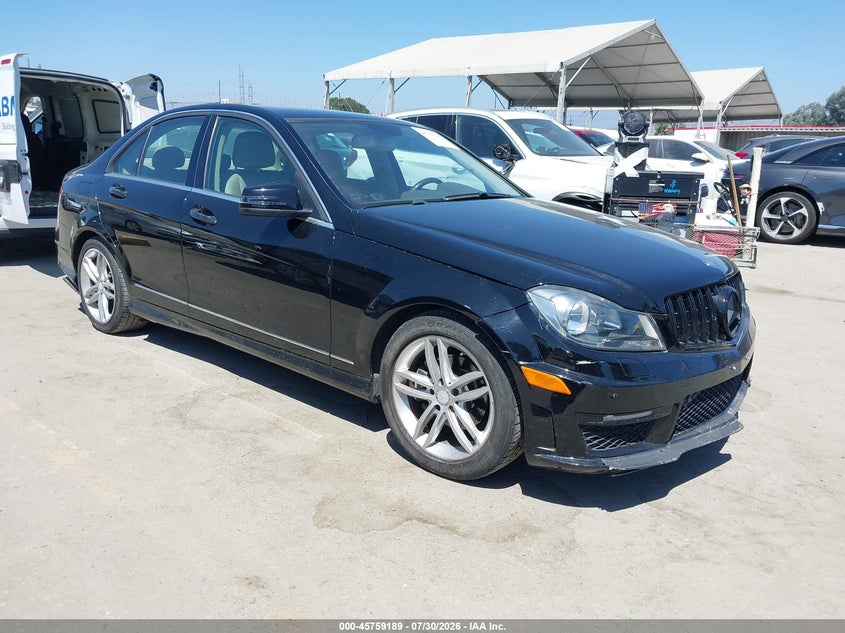 2014 Mercedes-benz C-klasse VIN WDDGF4HB9EA964047 IAAI salvage auction — LEFT REAR, Salvage Title, sold $2,650 on 2026-08-19 (photo 1)