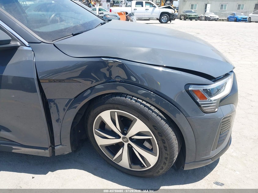 2024 Audi Q8 VIN WA1BAAGE9RB063607 IAAI salvage auction — RIGHT FRONT, Wait Title, sold $26,950 on 2026-09-16 (photo 6)