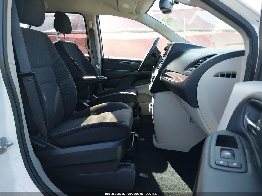 2017 Dodge Grand caravan VIN 2C4RDGBGXHR780413 IAAI salvage auction — FRONT END, Sf97 (California), sold $10,600 on 2026-09-10 (photo 5)