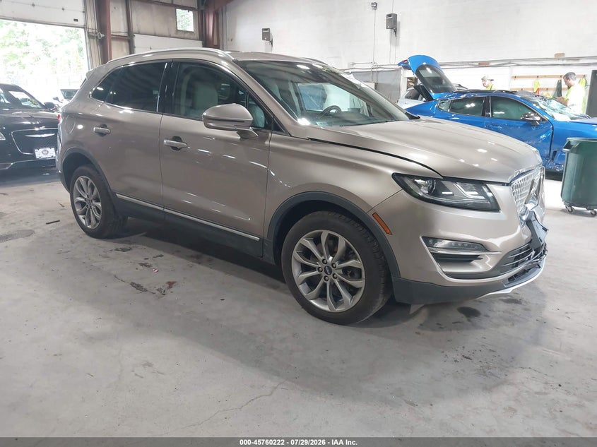 2019 Lincoln Mkc VIN 5LMCJ2D93KUL22618 IAAI salvage auction — FRONT & REAR, Salvage Title, sold $2,275 on 2026-09-09 (photo 1)
