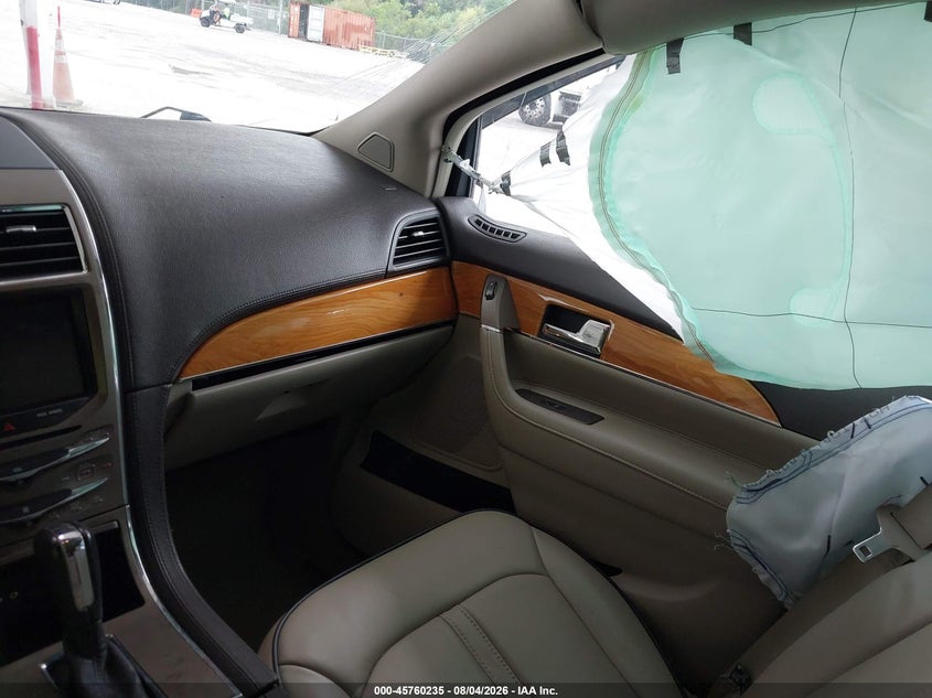 2014 Lincoln Mkx VIN 2LMDJ8JK9EBL08609 IAAI salvage auction — RIGHT SIDE, Salvage Title, sold $875 on 2026-09-01 (photo 5)