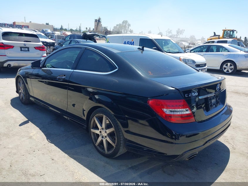 2015 Mercedes-benz C-klasse VIN WDDGJ4HB8FG436402 IAAI salvage auction — RIGHT FRONT, Salvage (Arizona), sold $1,100 on 2026-08-12 (photo 3)