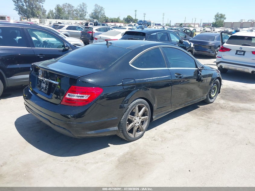 2015 Mercedes-benz C-klasse VIN WDDGJ4HB8FG436402 IAAI salvage auction — RIGHT FRONT, Salvage (Arizona), sold $1,100 on 2026-08-12 (photo 4)