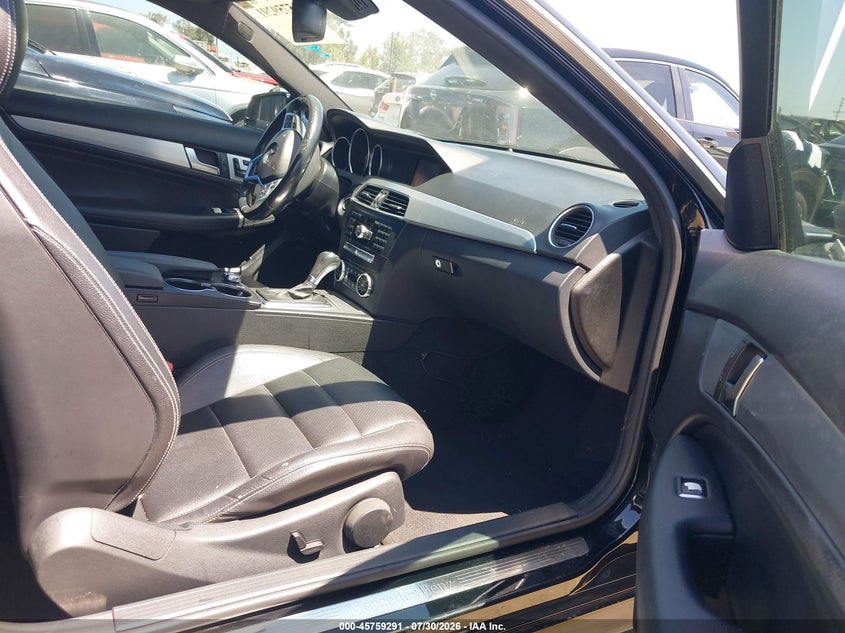 2015 Mercedes-benz C-klasse VIN WDDGJ4HB8FG436402 IAAI salvage auction — RIGHT FRONT, Salvage (Arizona), sold $1,100 on 2026-08-12 (photo 5)