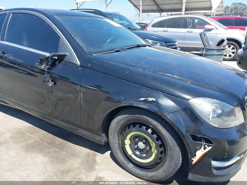 2015 Mercedes-benz C-klasse VIN WDDGJ4HB8FG436402 IAAI salvage auction — RIGHT FRONT, Salvage (Arizona), sold $1,100 on 2026-08-12 (photo 6)