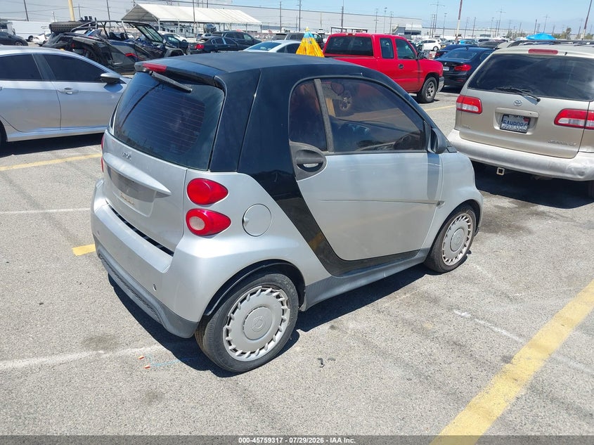 2013 Smart Fortwo VIN WMEEJ3BA6DK706136 IAAI salvage auction — NORMAL WEAR, Clear - Dealer Only (California), sold $25 on 2026-08-04 (photo 4)