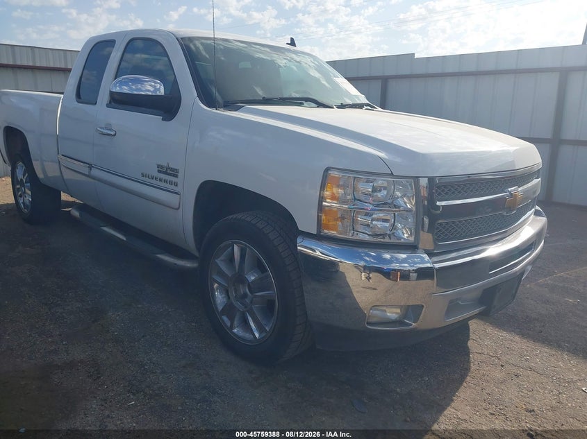 2013 Chevrolet Silverado 1500 VIN 1GCRCSE09DZ108038 — IAAI salvage auction photo