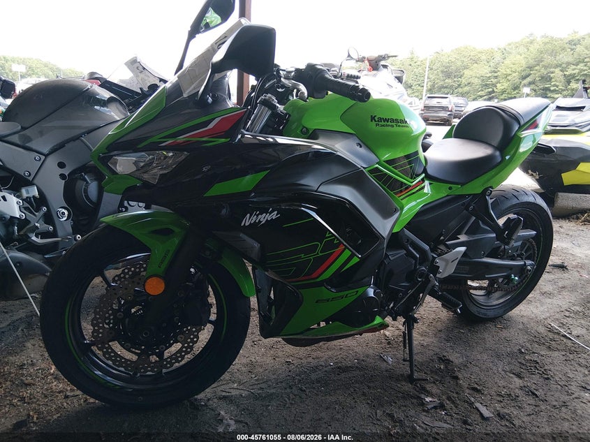 2024 Kawasaki Ninja VIN ML5EXEP16RDAB3542 IAAI salvage auction — LEFT & RIGHT, Salvage (Massachusetts), sold $1,850 on 2026-09-16 (photo 2)
