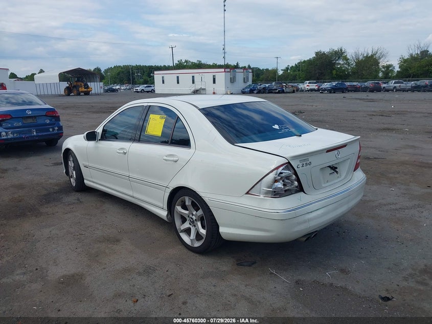 2007 Mercedes-benz C class VIN WDBRF52H37F918496 IAAI salvage auction — REAR END, Clear (Virginia), sold $700 on 2026-08-18 (photo 3)