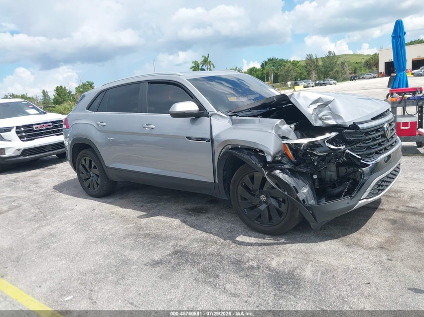 2025 Volkswagen Atlas cross sport VIN 1V2KE2CA1SC229815 IAAI salvage auction — RIGHT FRONT, Salvage Title, sold $14,275 on 2026-08-12 (photo 1)