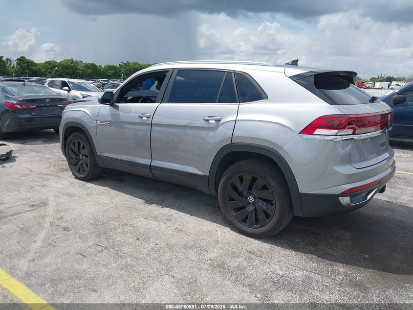 2025 Volkswagen Atlas cross sport VIN 1V2KE2CA1SC229815 IAAI salvage auction — RIGHT FRONT, Salvage Title, sold $14,275 on 2026-08-12 (photo 3)