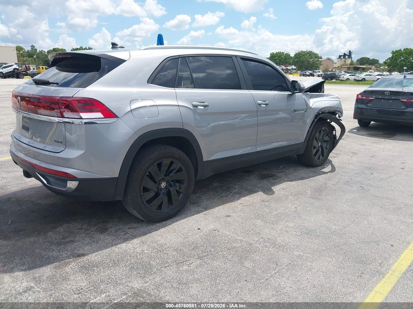 2025 Volkswagen Atlas cross sport VIN 1V2KE2CA1SC229815 IAAI salvage auction — RIGHT FRONT, Salvage Title, sold $14,275 on 2026-08-12 (photo 4)