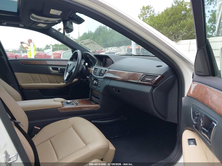 2013 Mercedes-benz E-class VIN WDDHF5KBXDA762027 IAAI salvage auction — RIGHT FRONT, Clear (Alabama), sold $2,100 on 2026-08-06 (photo 5)