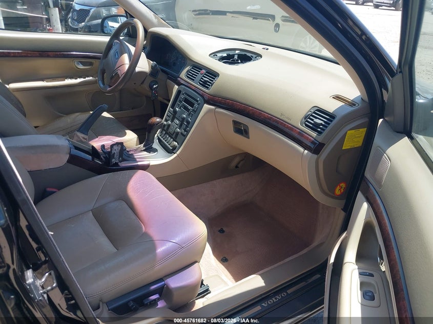 2000 Volvo S80 VIN YV1TS94D6Y1083426 IAAI salvage auction — RIGHT SIDE, Salvage (California), sold $300 on 2026-08-12 (photo 5)