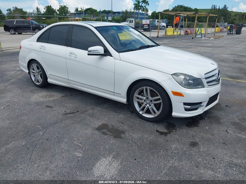 2013 Mercedes-benz C-klasse VIN WDDGF4HB7DA868206 IAAI salvage auction — NORMAL WEAR, Clear (Florida), sold $600 on 2026-08-06 (photo 1)