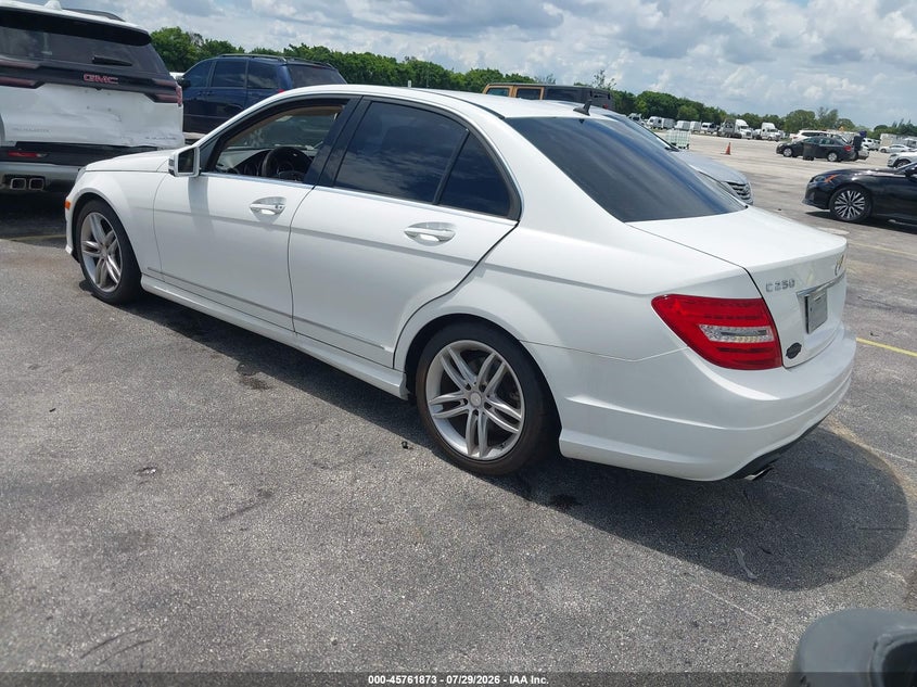 2013 Mercedes-benz C-klasse VIN WDDGF4HB7DA868206 IAAI salvage auction — NORMAL WEAR, Clear (Florida), sold $600 on 2026-08-06 (photo 3)