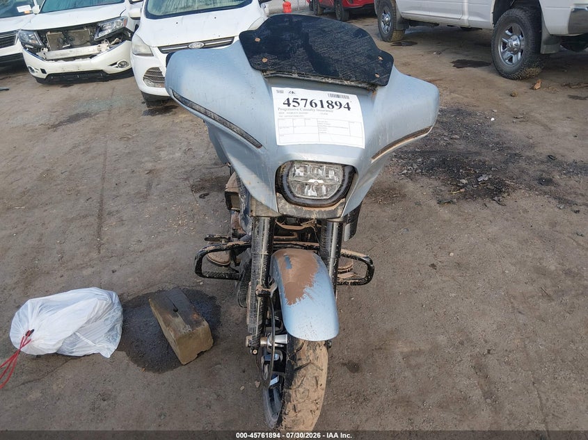 2024 Harley-davidson Street glide VIN 1HD1KB718RB639932 IAAI salvage auction — WATER/FLOOD, Salvage (West Virginia), sold $10,100 on 2026-09-09 (photo 5)
