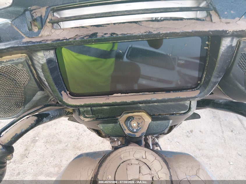 2024 Harley-davidson Street glide VIN 1HD1KB718RB639932 IAAI salvage auction — WATER/FLOOD, Salvage (West Virginia), sold $10,100 on 2026-09-09 (photo 7)
