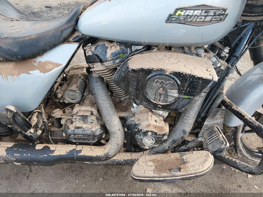 2024 Harley-davidson Street glide VIN 1HD1KB718RB639932 IAAI salvage auction — WATER/FLOOD, Salvage (West Virginia), sold $10,100 on 2026-09-09 (photo 8)